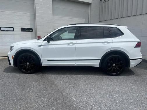 Pure White 2021 Volkswagen Tiguan 2.0T SE R-Line Black 4MOTION