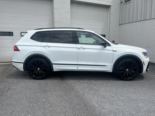 Pure White 2021 Volkswagen Tiguan 2.0T SE R-Line Black 4MOTION