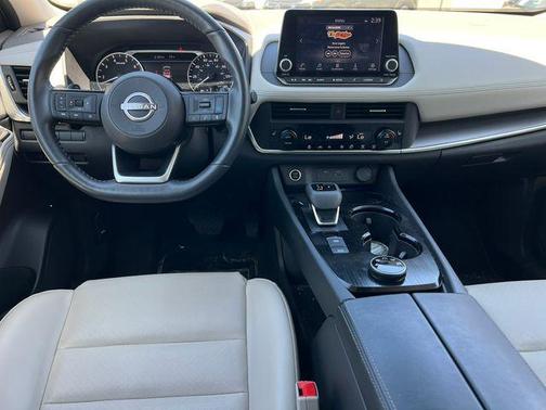 Pearl White Tricoat 2023 Nissan Rogue SV