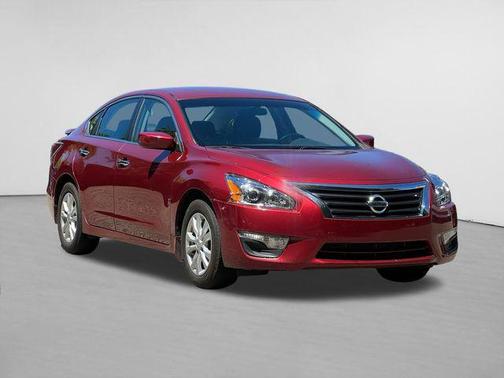 Cayenne Red Metallic 2014 Nissan Altima 2.5 S