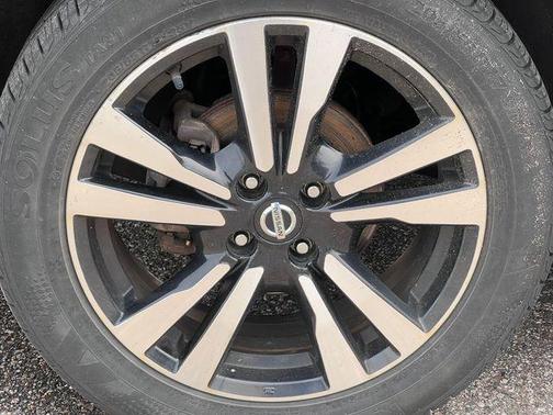 Gun Metallic 2018 Nissan Kicks SV