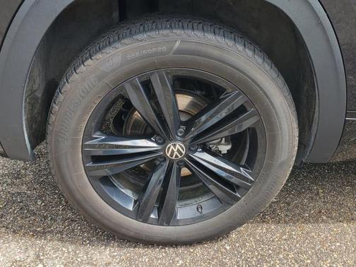 2023 Volkswagen Atlas Cross Sport 3.6L V6 SEL R-Line