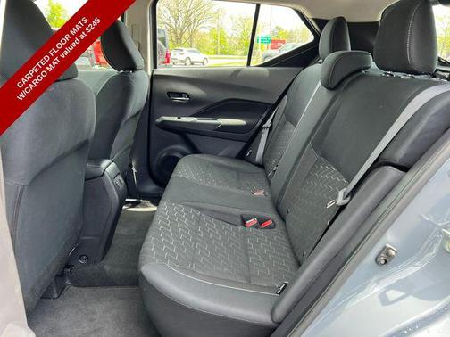 Gray/Super Black 2024 Nissan Kicks SV