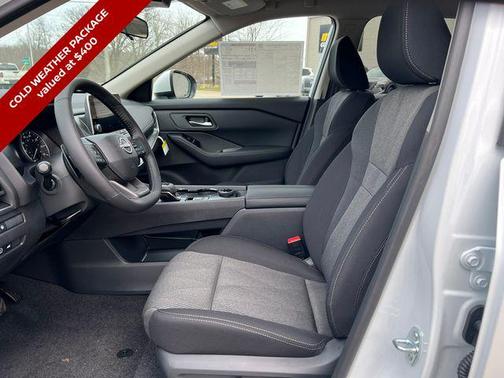 Everest White Pearl Tricoat 2026 Nissan Rogue SV