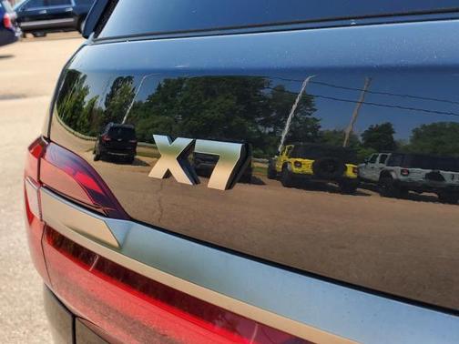 2022 BMW X7 M50i