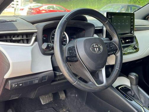 Barcelona Red Metallic 2020 Toyota Corolla SE