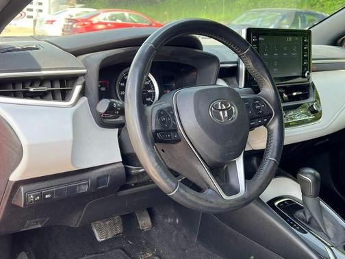 Barcelona Red Metallic 2020 Toyota Corolla SE