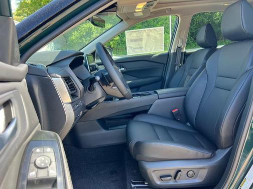 Obsidian Green 2026 Nissan Rogue Dark Armor