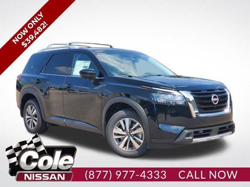 2025 Nissan Pathfinder SL 4WD