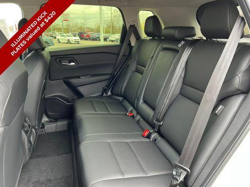 Everest White Pearl Tricoat 2026 Nissan Rogue Dark Armor