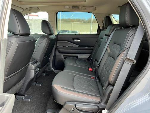 Boulder Gray Pearl 2026 Nissan Pathfinder Platinum