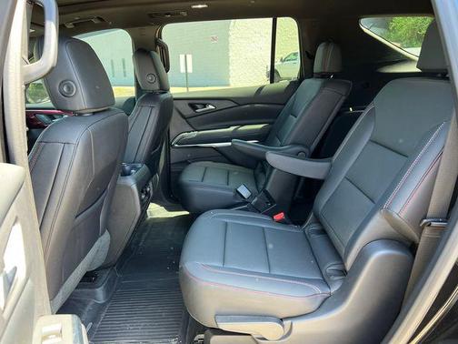 Mosaic Black Metallic 2026 Chevrolet Traverse AWD Z71