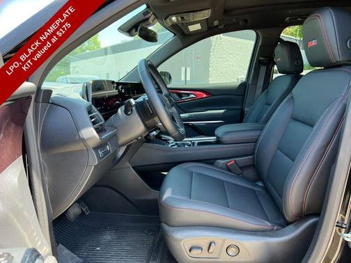 Mosaic Black Metallic 2026 Chevrolet Traverse AWD Z71