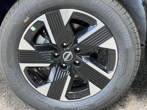 Fresh Powder 2026 Nissan Kicks SV