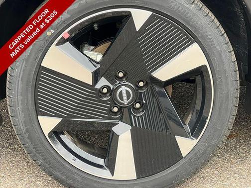 Gun Metallic 2026 Nissan Kicks SR