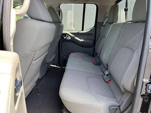 Magnetic Black Pearl 2020 Nissan Frontier SV