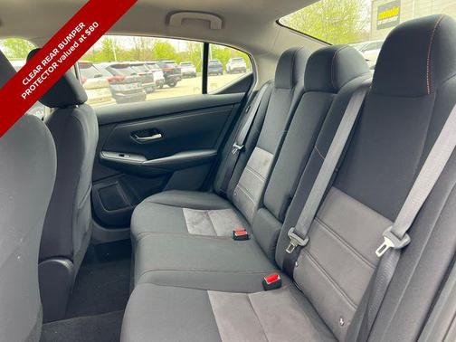 Aspen White Tricoat/Super Black 2025 Nissan Sentra SR