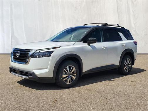 2025 Nissan Pathfinder SL 4WD