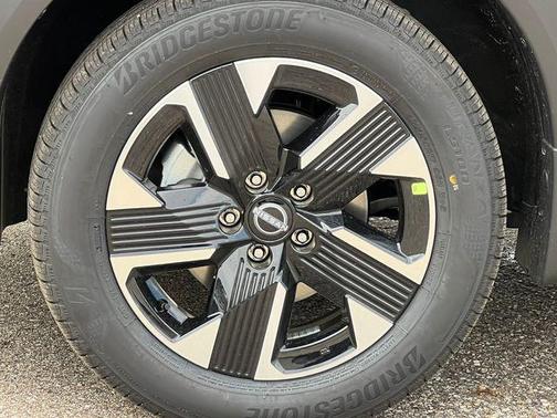 Super Black 2026 Nissan Kicks SV