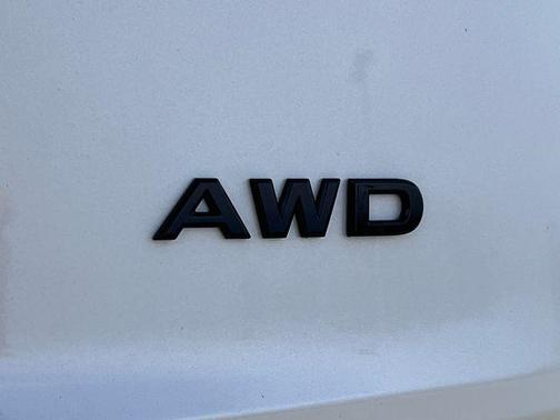 Everest White Pearl Tricoat 2026 Nissan Rogue Dark Armor