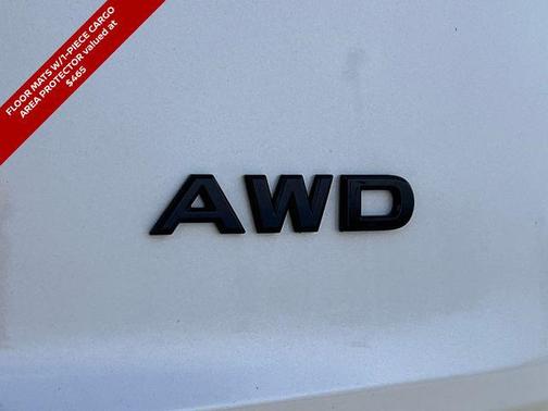 Everest White Pearl Tricoat 2026 Nissan Rogue Dark Armor