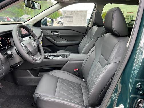 Obsidian Green 2026 Nissan Rogue Platinum