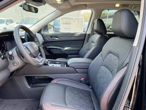 Super Black 2026 Nissan Pathfinder Platinum
