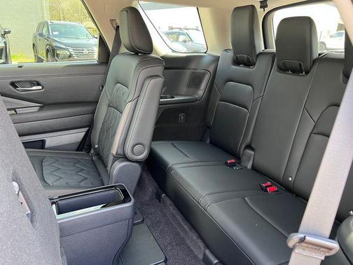 Super Black 2026 Nissan Pathfinder Platinum