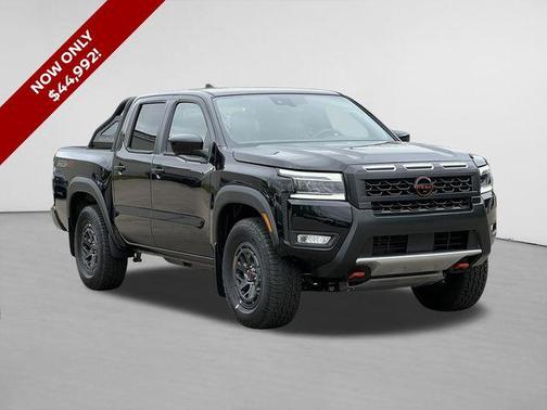 Super Black 2025 Nissan Frontier PRO-4X