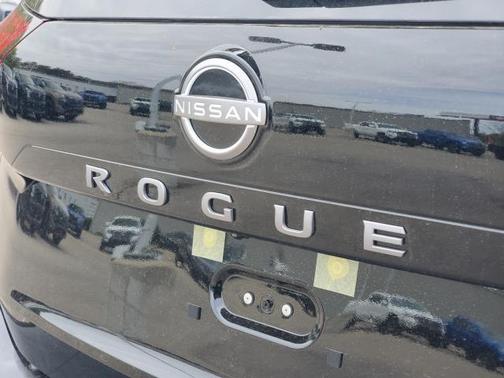 2025 Nissan Rogue SL
