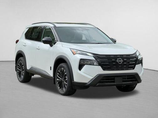 Everest White Pearl Tricoat 2026 Nissan Rogue Dark Armor