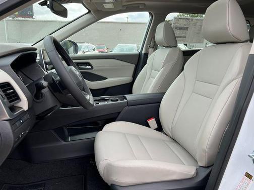 Everest White Pearl Tricoat 2026 Nissan Rogue Dark Armor