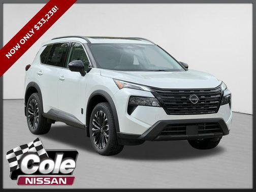 Everest White Pearl Tricoat 2026 Nissan Rogue Dark Armor