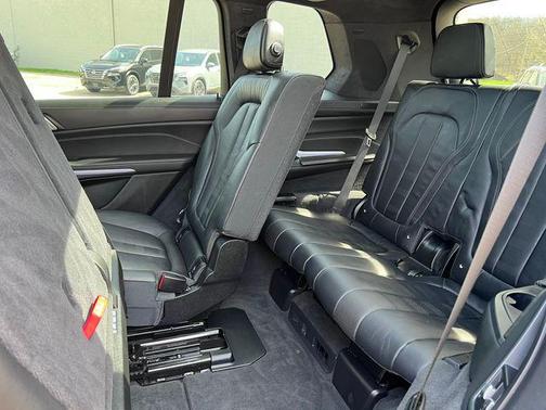 Phytonic Blue Metallic 2021 BMW X7 M50i