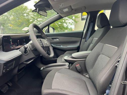 Black Diamond Pearl 2026 Nissan Leaf S+