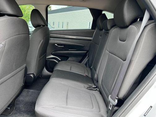 Shimmering Silver 2022 Hyundai TUCSON SEL