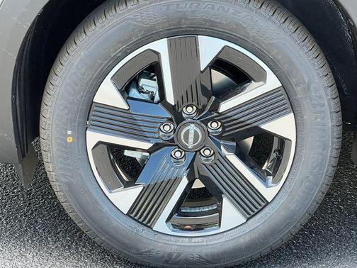Gun Metallic 2026 Nissan Kicks SV