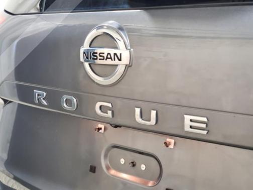 Gun Metallic 2021 Nissan Rogue SL