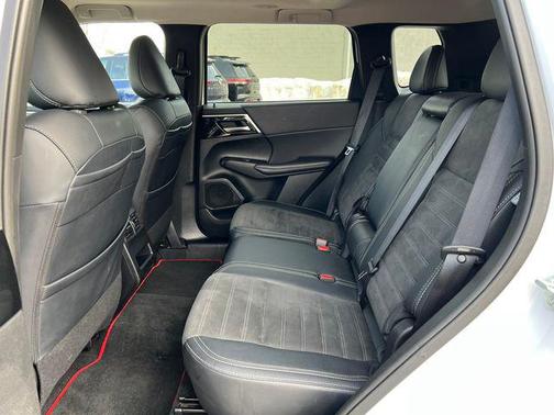 2024 Mitsubishi Outlander PHEV SE Ralliart