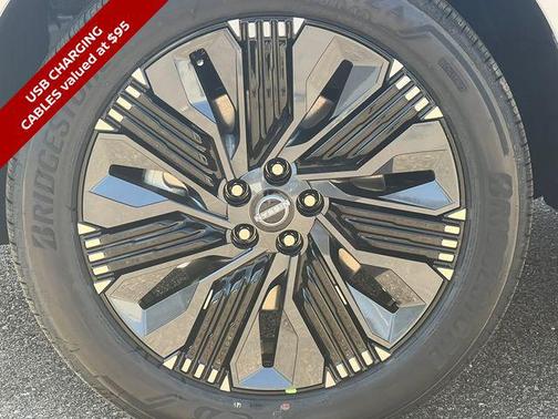 Everest White Pearl Tricoat 2026 Nissan Murano Platinum