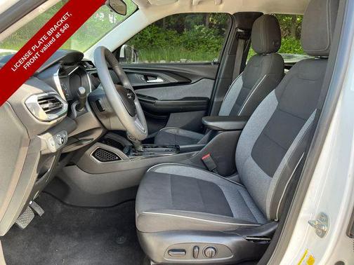 Summit White 2022 Chevrolet Trailblazer LT