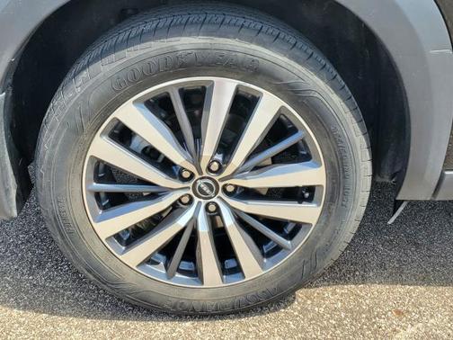 2022 Nissan Pathfinder Platinum 2WD