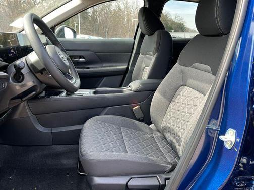 Deep Blue Pearl 2026 Nissan Kicks SV