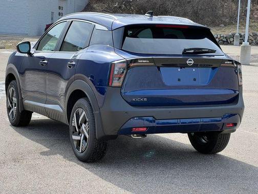 Deep Blue Pearl 2026 Nissan Kicks SV
