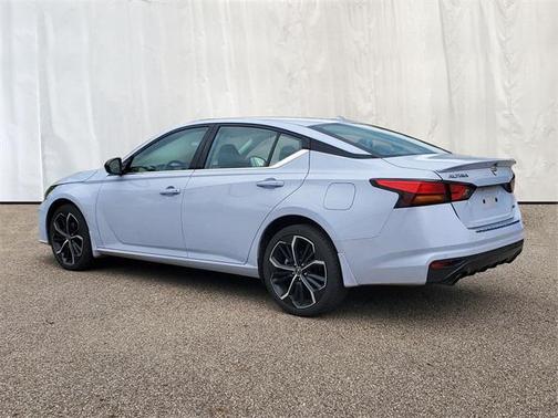 2023 Nissan Altima SR Intelligent AWD