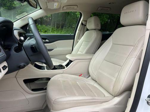 Summit White 2023 GMC Acadia Denali