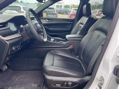 Bright White Clearcoat 2024 Jeep Grand Cherokee Limited