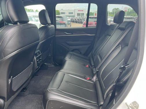 Bright White Clearcoat 2024 Jeep Grand Cherokee Limited