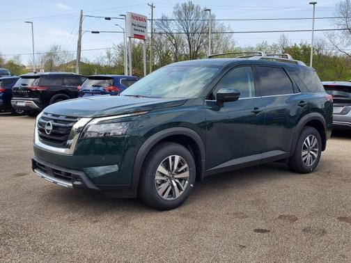 2025 Nissan Pathfinder SL 4WD