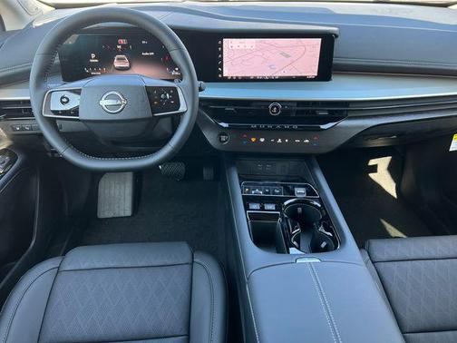 Everest White Pearl Tricoat 2026 Nissan Murano Platinum